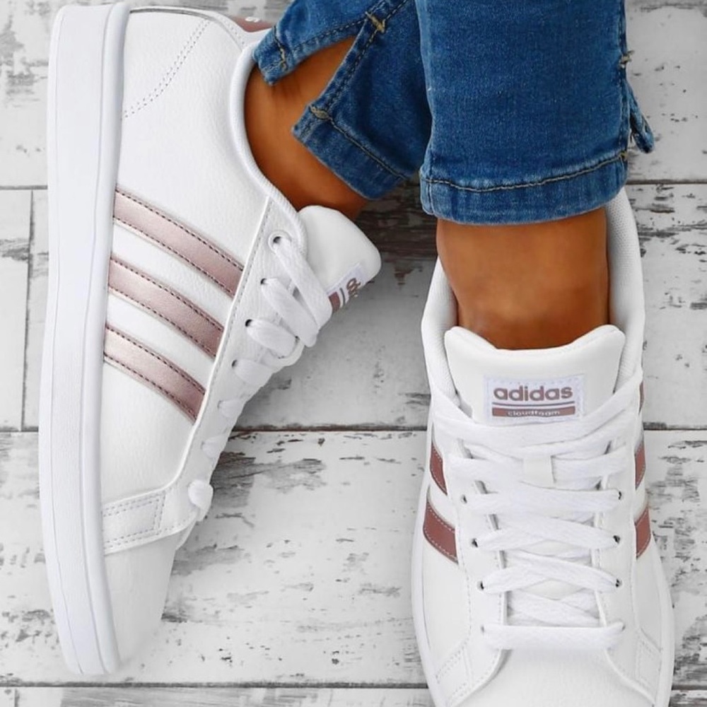 Adidas Advantage Pink Stripe Cloudfoam Sneaker